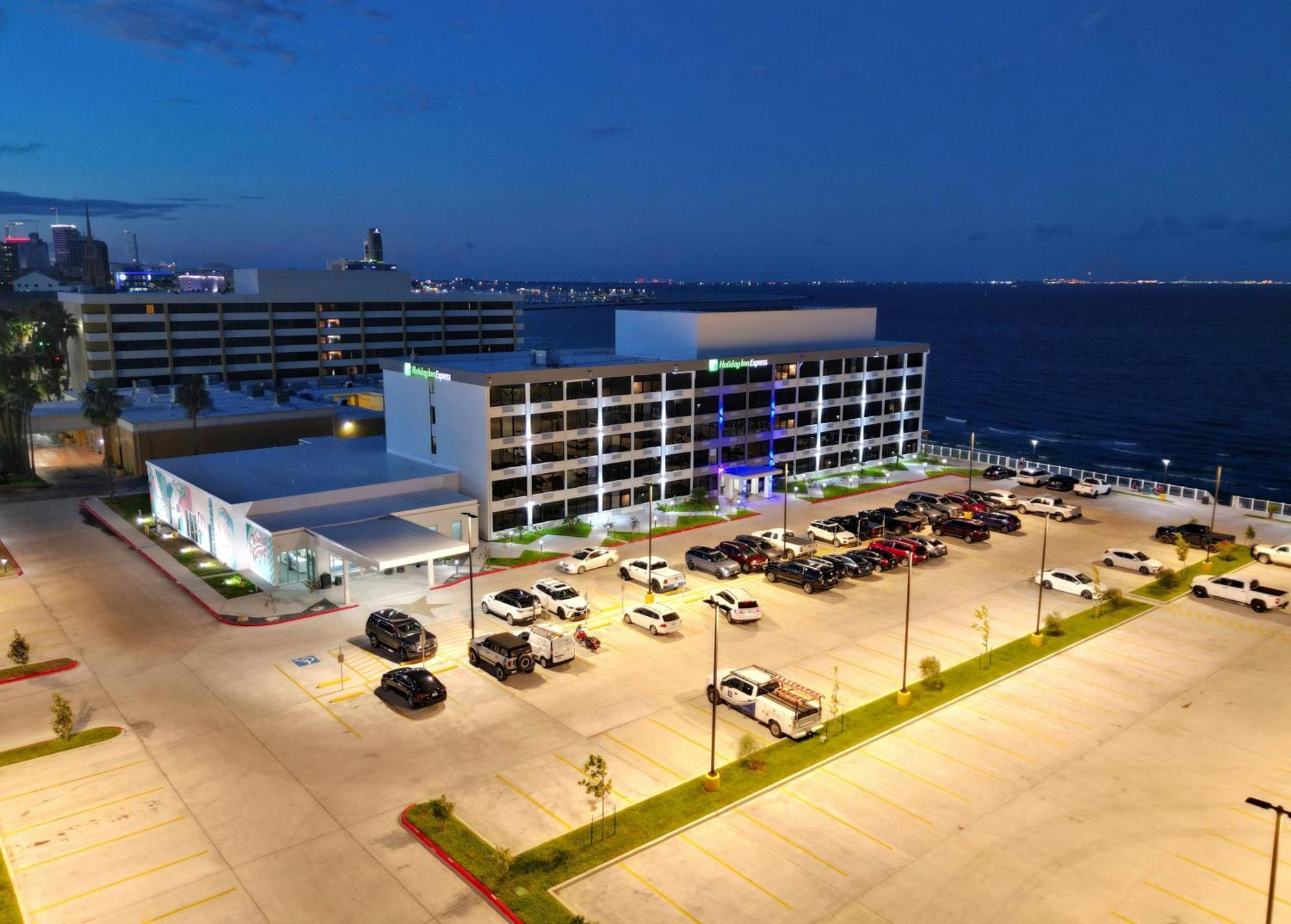 Hotel Express - Beachfront By Ihg