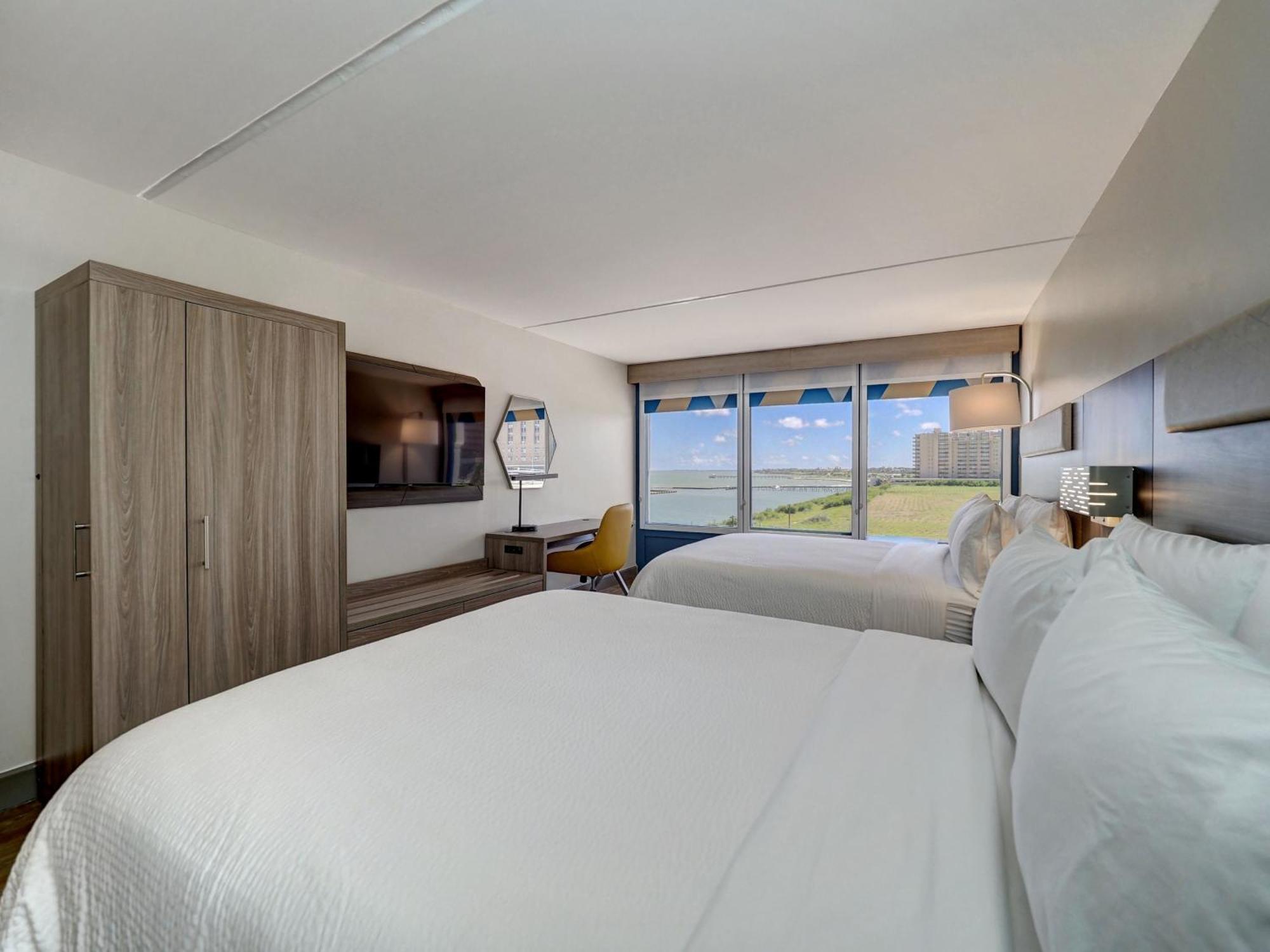 Express - Beachfront By Ihg Hotel