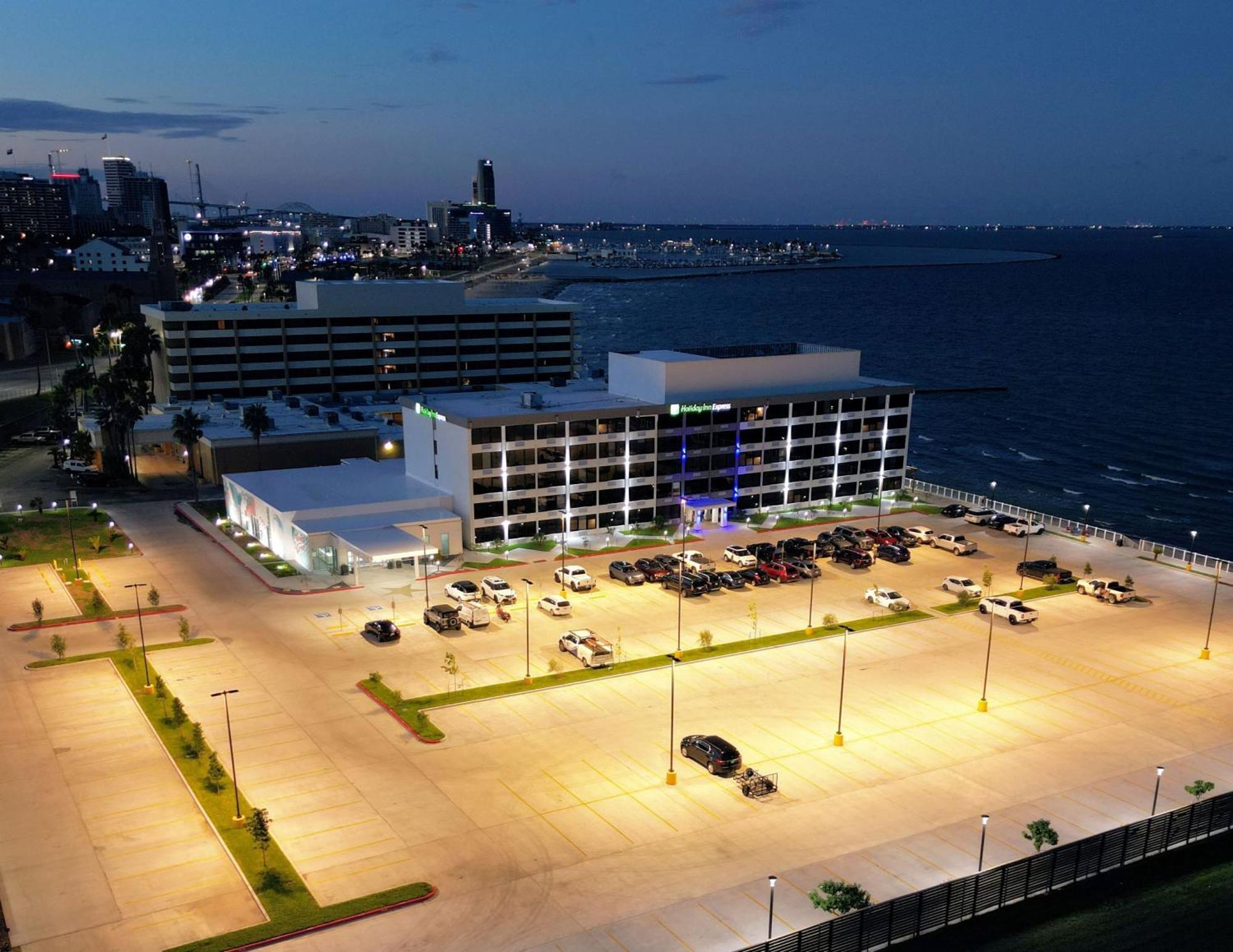 Hotel Express - Beachfront By Ihg
