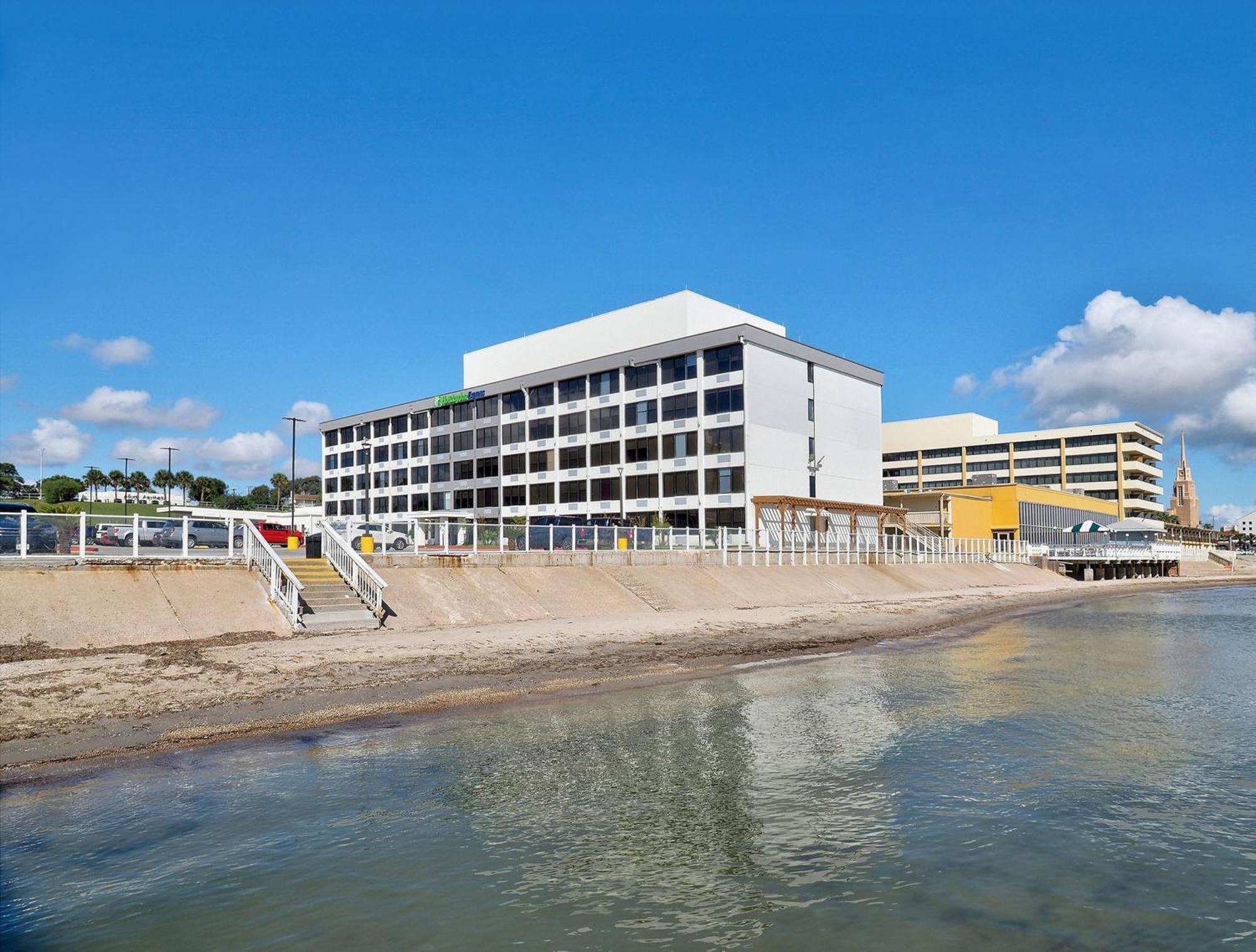 Express - Beachfront By Ihg 2*