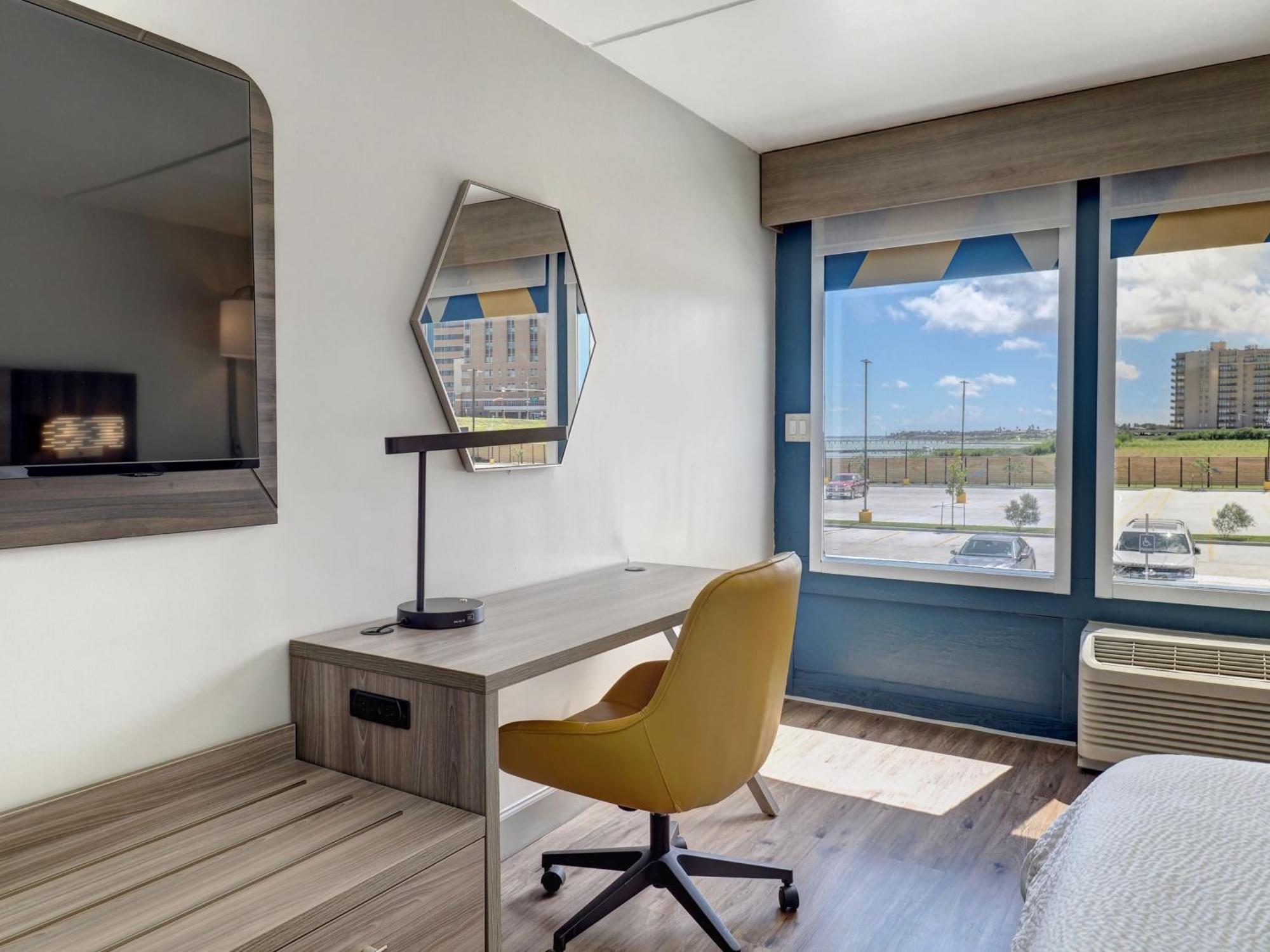 Hotel Express - Beachfront By Ihg