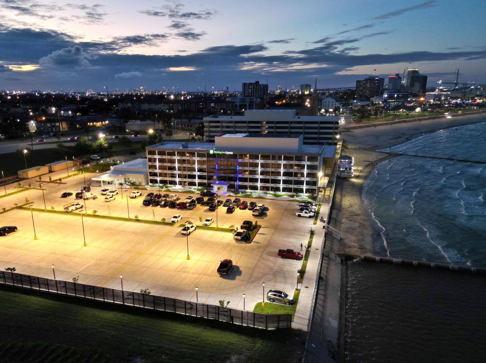 Hotel Express - Beachfront By Ihg 2*