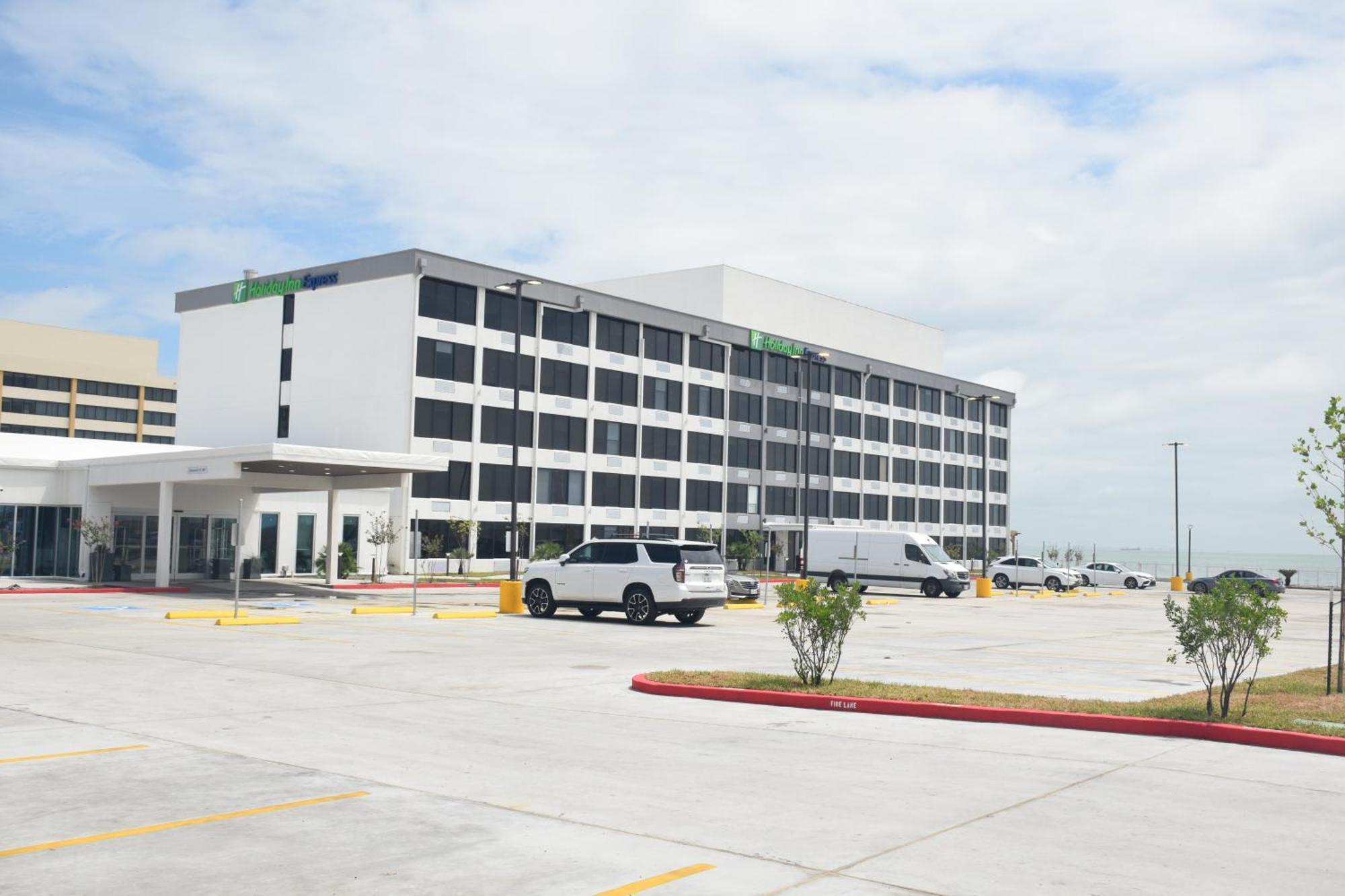 Hotel Express - Beachfront By Ihg 2*